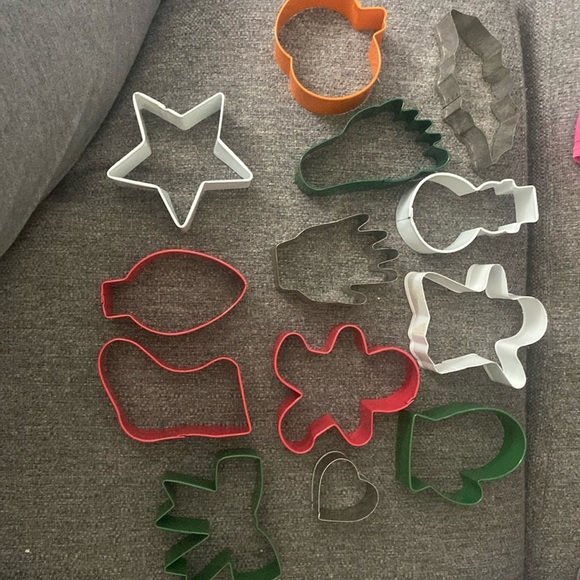 Set of 13 metal cookie cutters preowned F5 - Picture 1 of 6